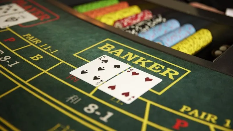 Baccarat Baccarat là trò chơi may rủi nhưng áp dụng một số chiến lược có thể thắng lớn