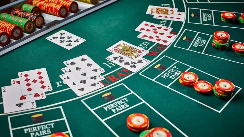 cách chơi Blackjack Chia ván bài thành các nhóm và đặt cược một cách có tổ chức